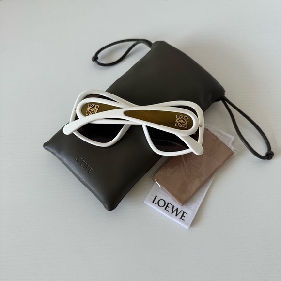 New! Loewe Wave Sunglasses, White/Gold, LW40131I 25G, Authentic - Picture 4 of 9